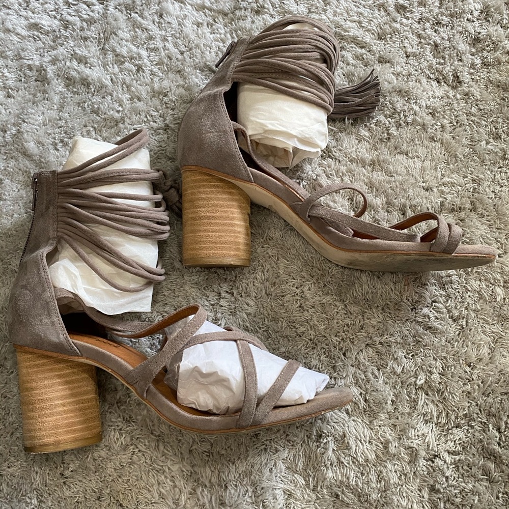 Jeffrey Campbell Despina